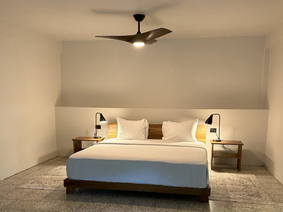 Bananaquit-Bedroom-945x1024